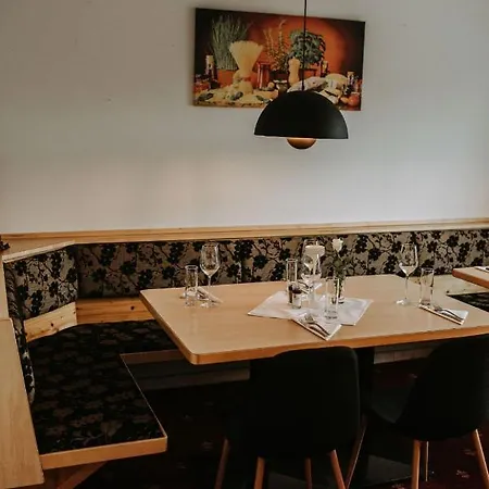 Restaurant Gaestehaus Feldkirchen Отель 3*