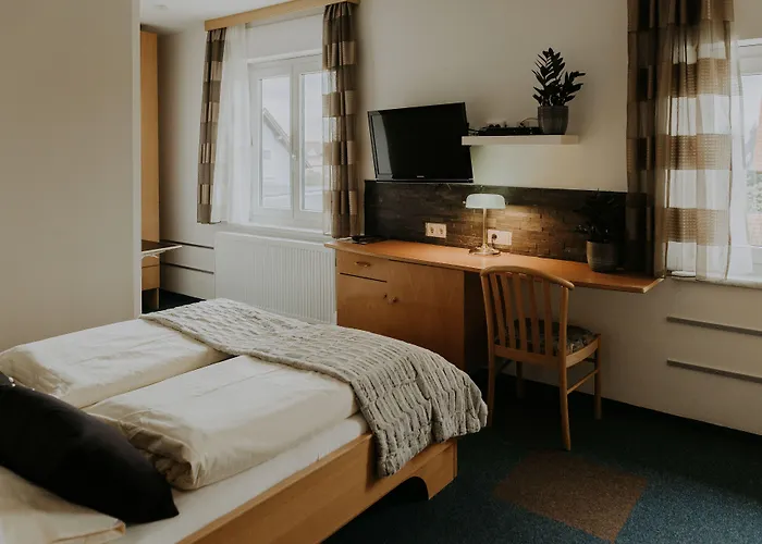 فندق Restaurant Gaestehaus Feldkirchen 3*