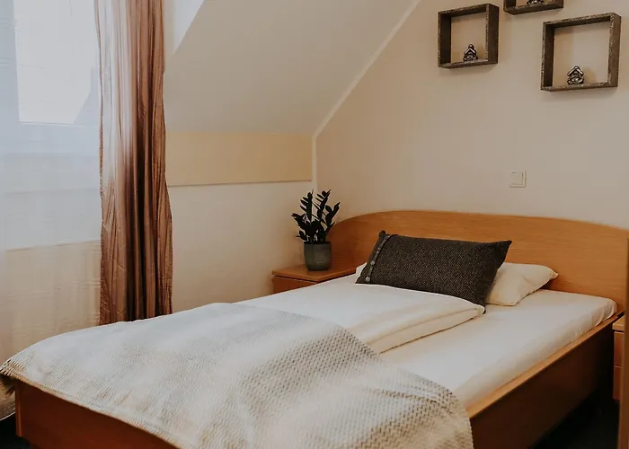 Restaurant Gaestehaus Feldkirchen فندق 3*