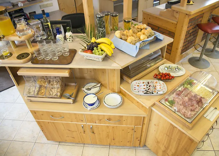 Restaurant Gaestehaus Feldkirchen فندق 3*