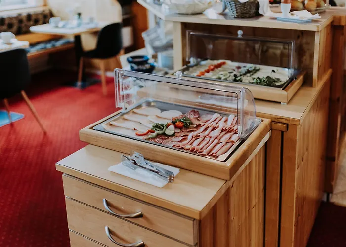 Restaurant Gaestehaus Feldkirchen فندق 3*